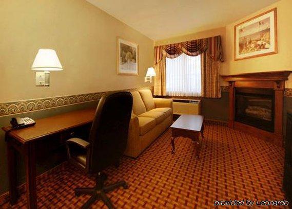 Comfort & Hotel West Springfield