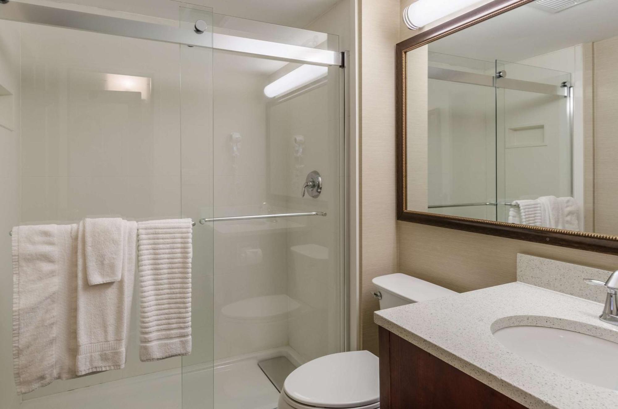 Comfort & 3* West Springfield