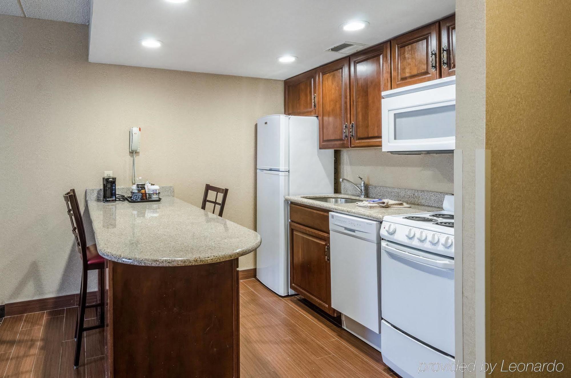 Comfort & 3* West Springfield