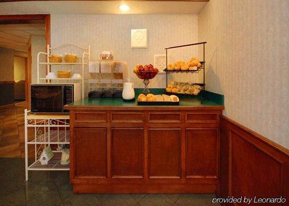Comfort & Hotel West Springfield